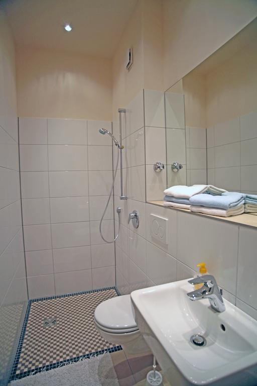 Suedbruecke Koeln Hotel Bilik gambar